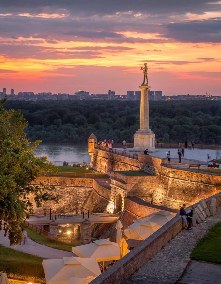 ogled na Kalemegdan u Beogradu u mirnom jesenjem danu